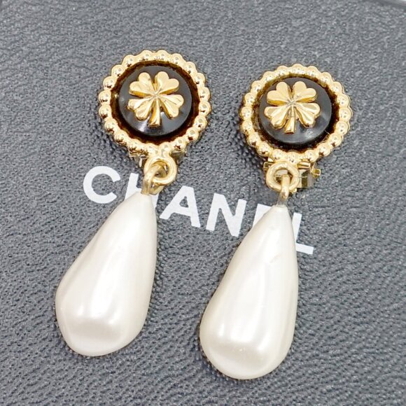 CHANEL Pearl Drop Clover Clip-On Earrings Gold Tone Auth w/Box #3165 - Picture 1 of 6